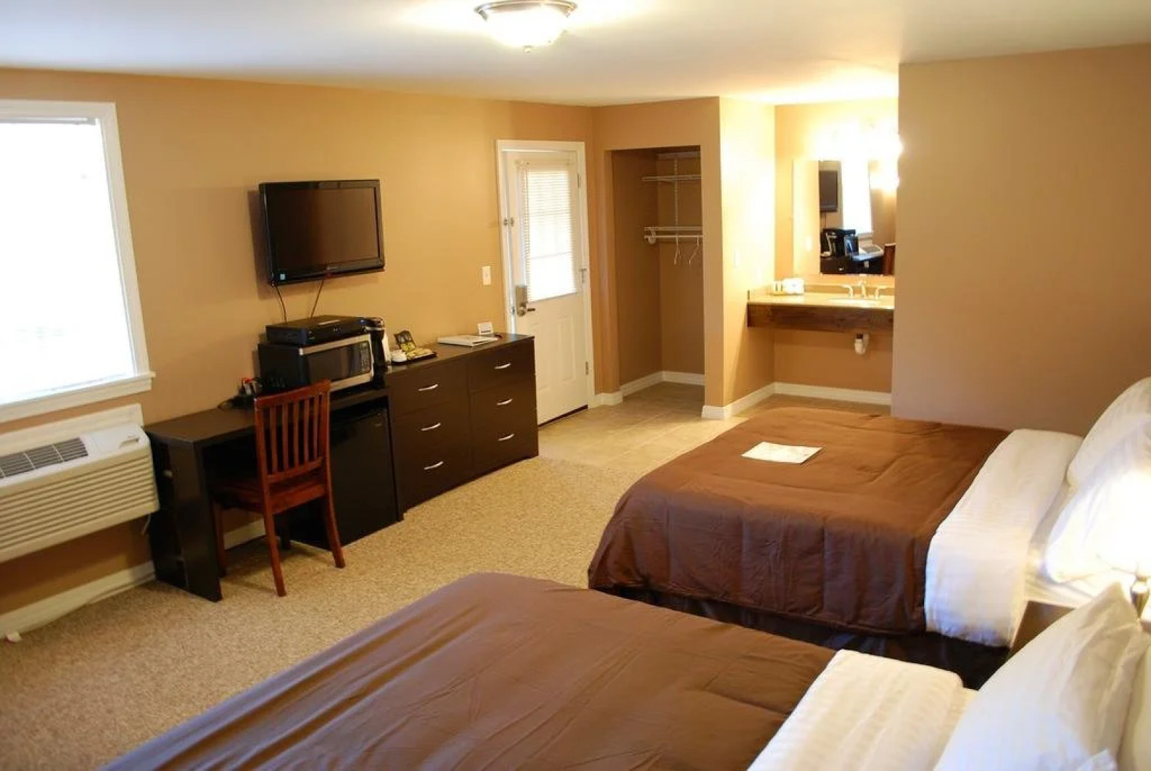 Abbot Trailside Lodging