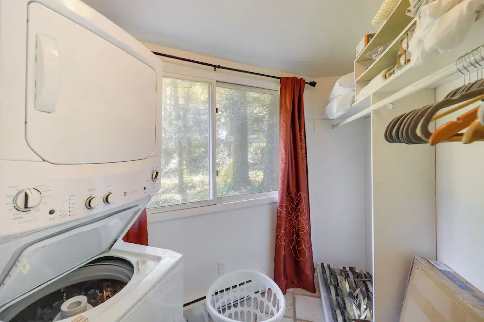 Quaint Vacation Rental w/ Porch in Banner Elk!