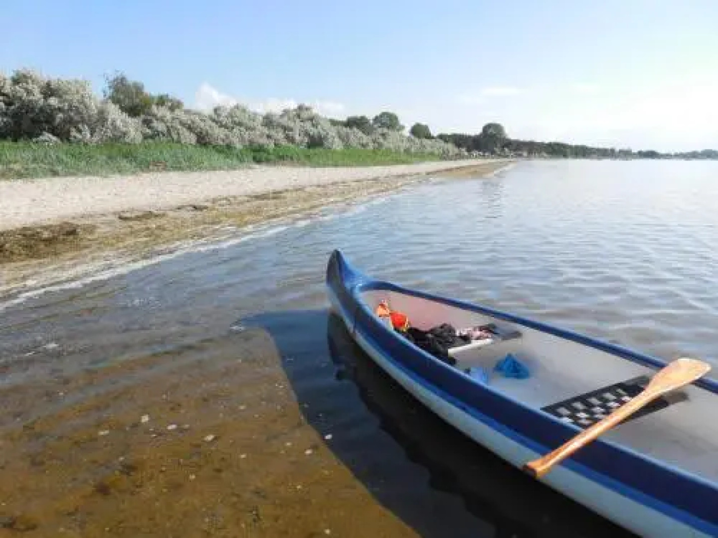 Roter Bungalow am Strand _50m_ _ O