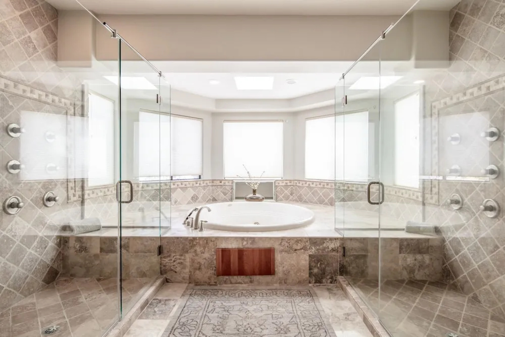 Extravagant Fountain Hills - 6 Br Home