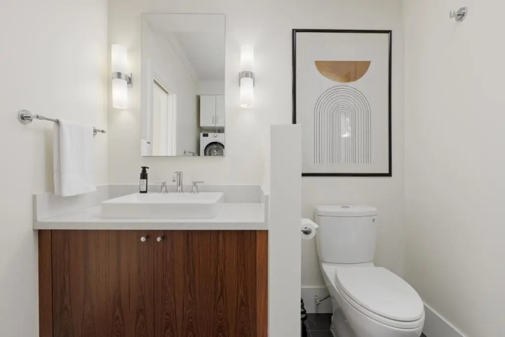 Stunning 3 Bedroom Secondary Suite N Van