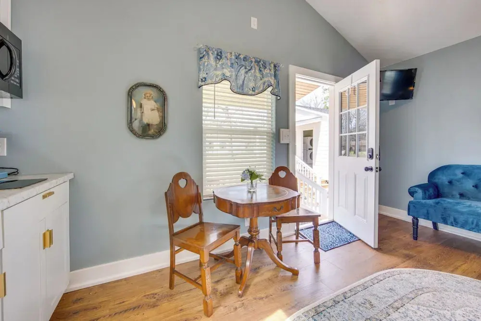 Half-mi to Dtwn: New Cottage in Jefferson!