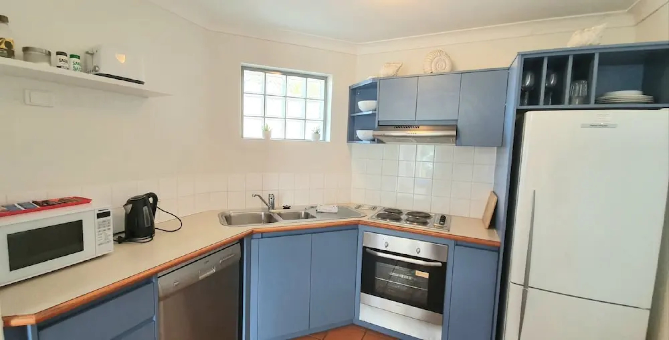 Scarborough Beach Front Resort - Shell Four