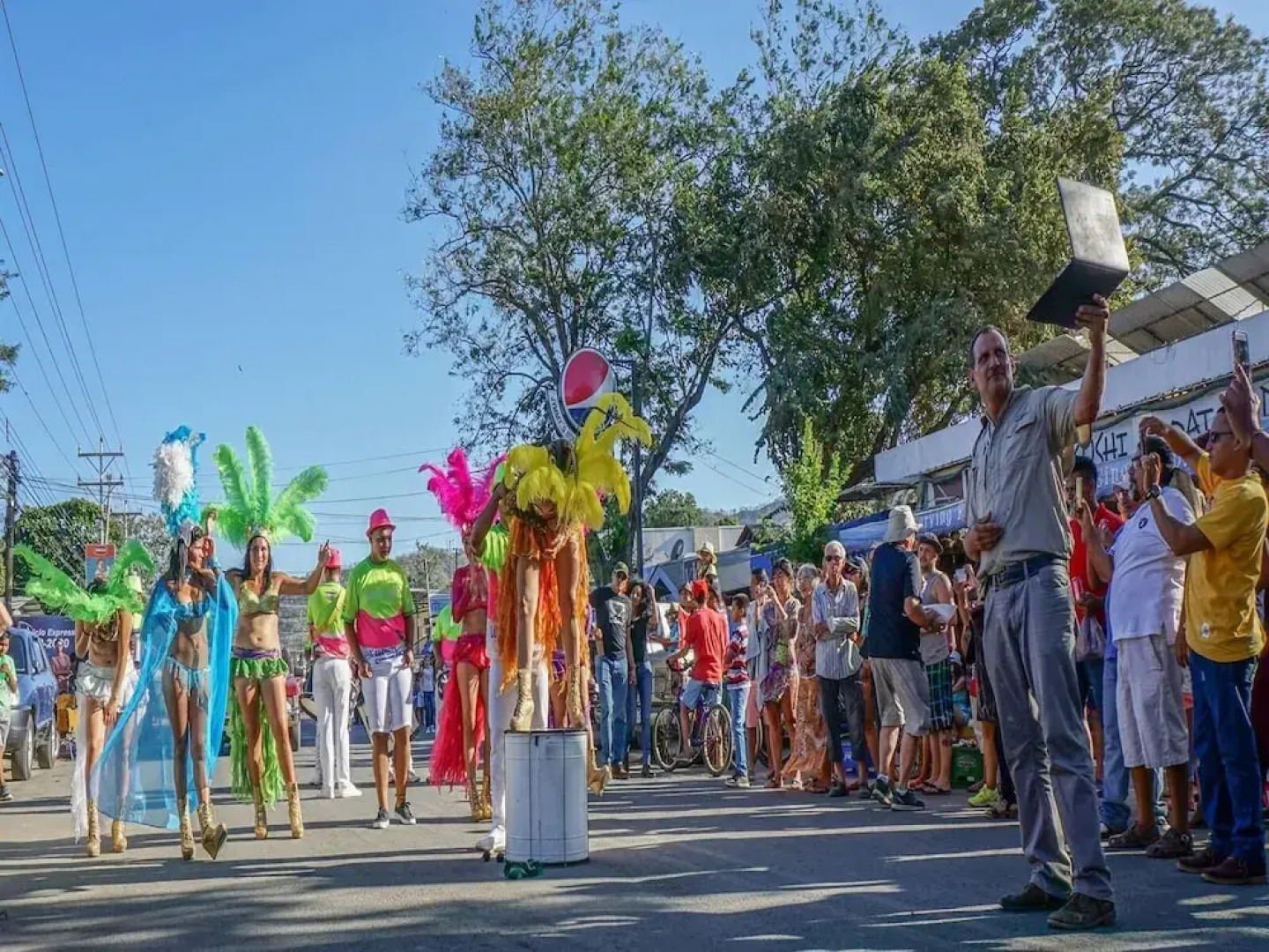 Unique 3BD Wonder on 3rd Floor in Coco with Mountain Views