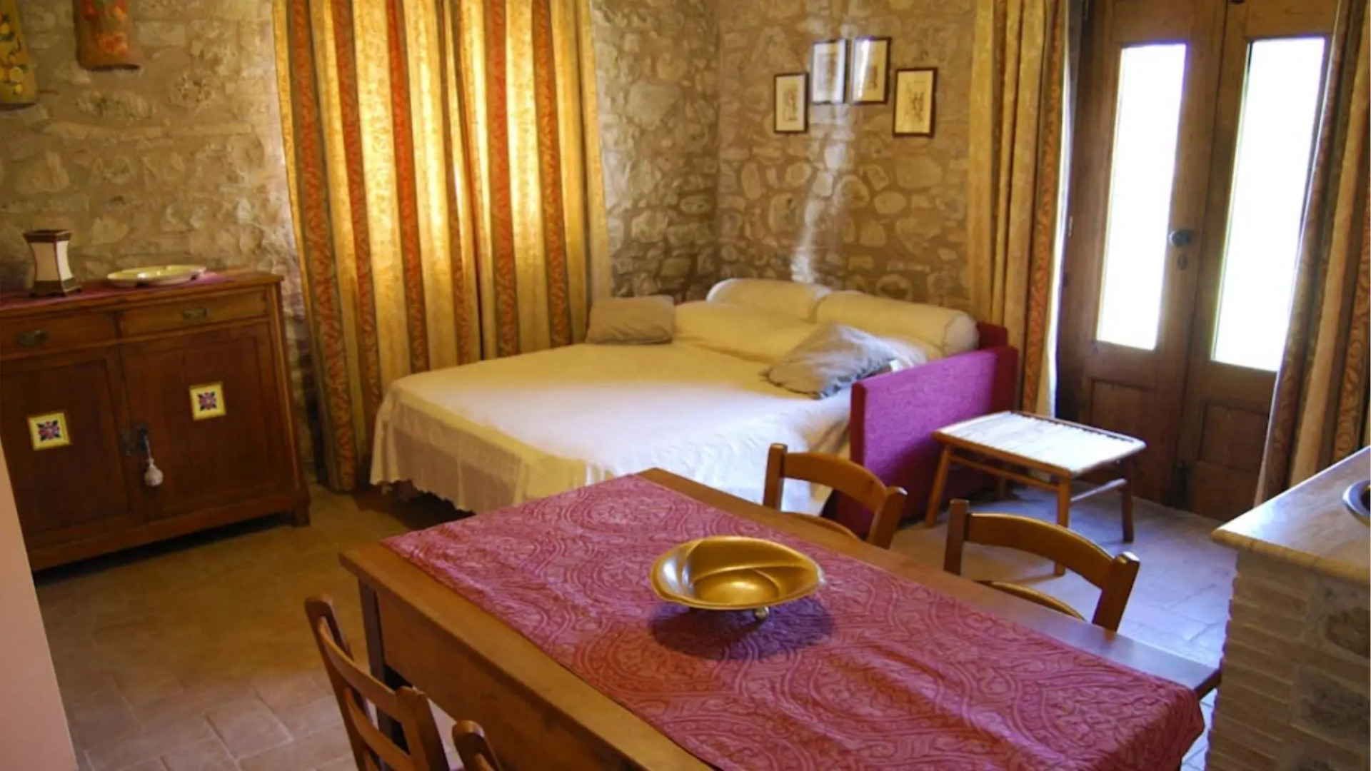 Independent Residence Sleeping 10 3 Divided Into Three Apartments Acquapendente-le Casaccine