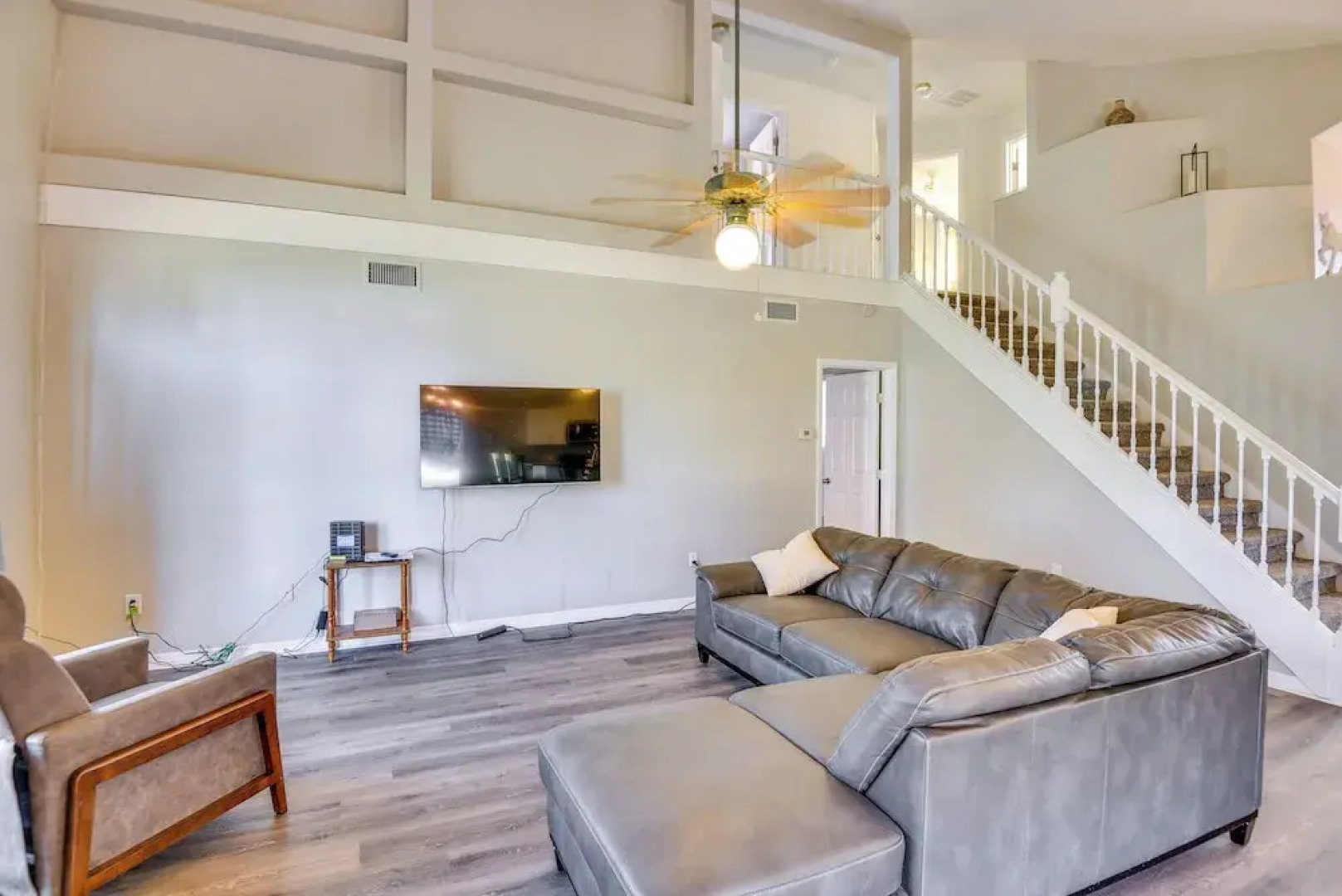 7 Mi to Beach: Pet-friendly Home in Port Orange!