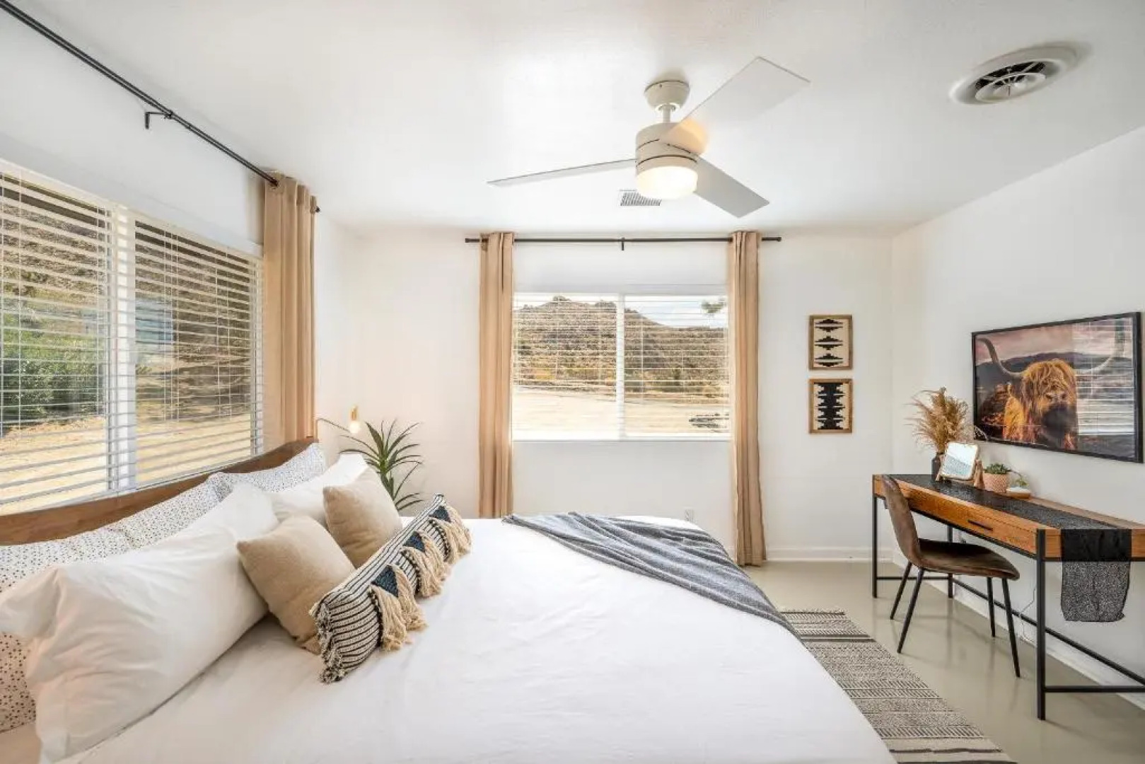 The Full Moon, Joshua Tree: Hot Tub, Sauna, Views