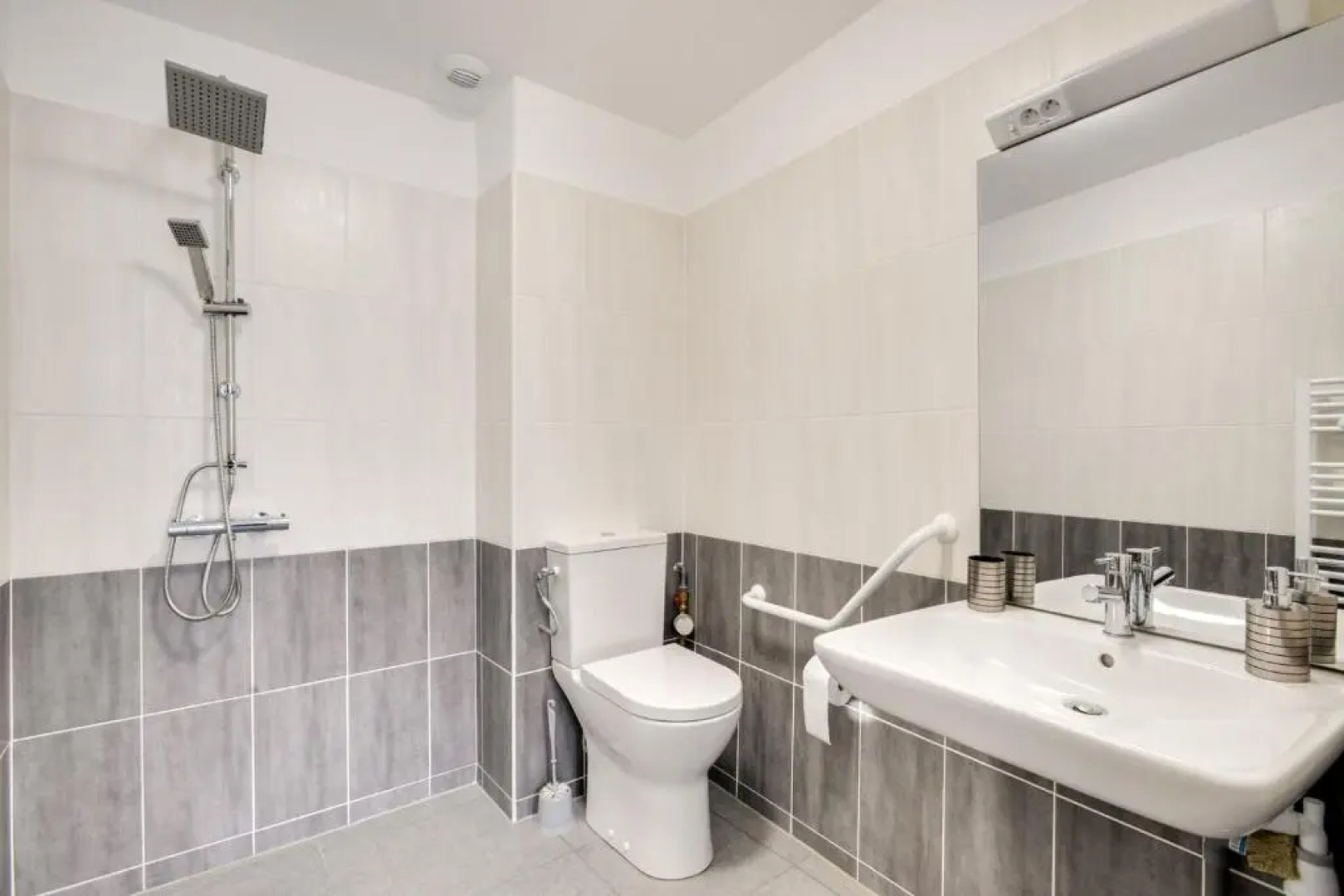 801-Suite Luxury, APT Terrace, Door of Paris- PRM