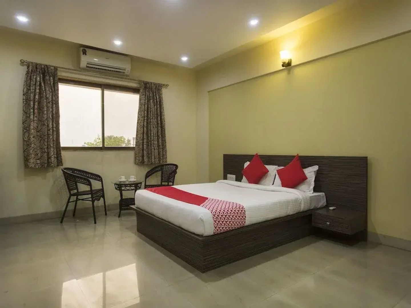 Emerald Resort by OYO Rooms