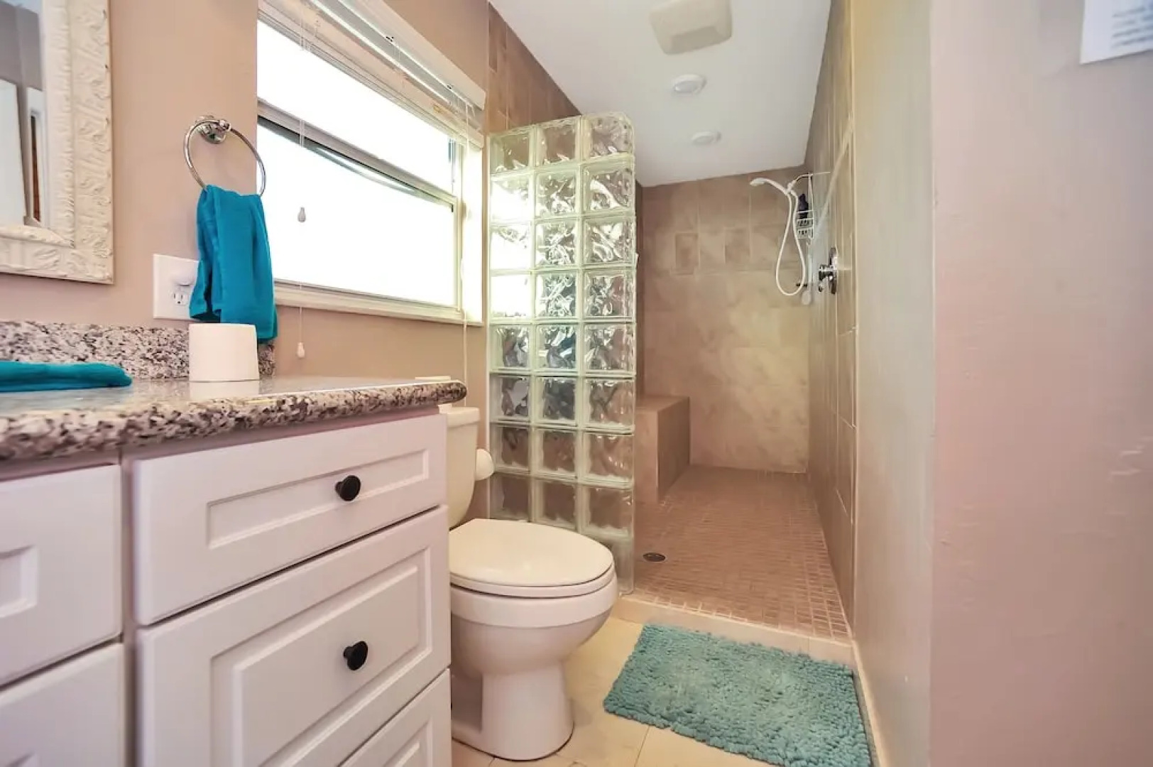 Apollo Beach W/ Pool, Room To Entertain, Pet Friendly! 6 Bedroom Home