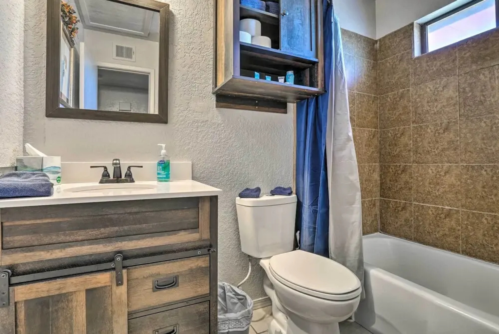 Cozy Las Cruces Apt on Pecan & Horse Farm!