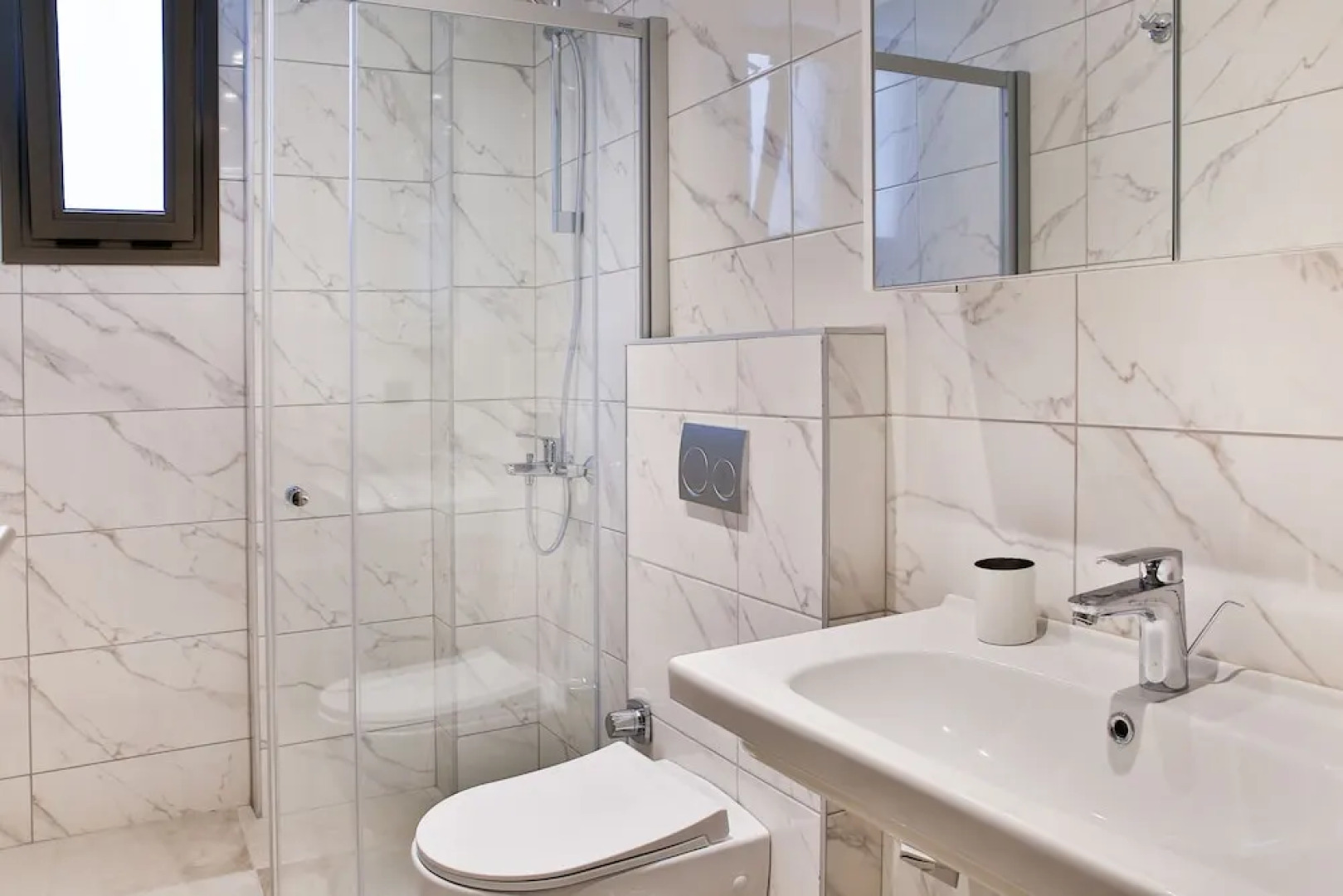 Important Group Villa Green