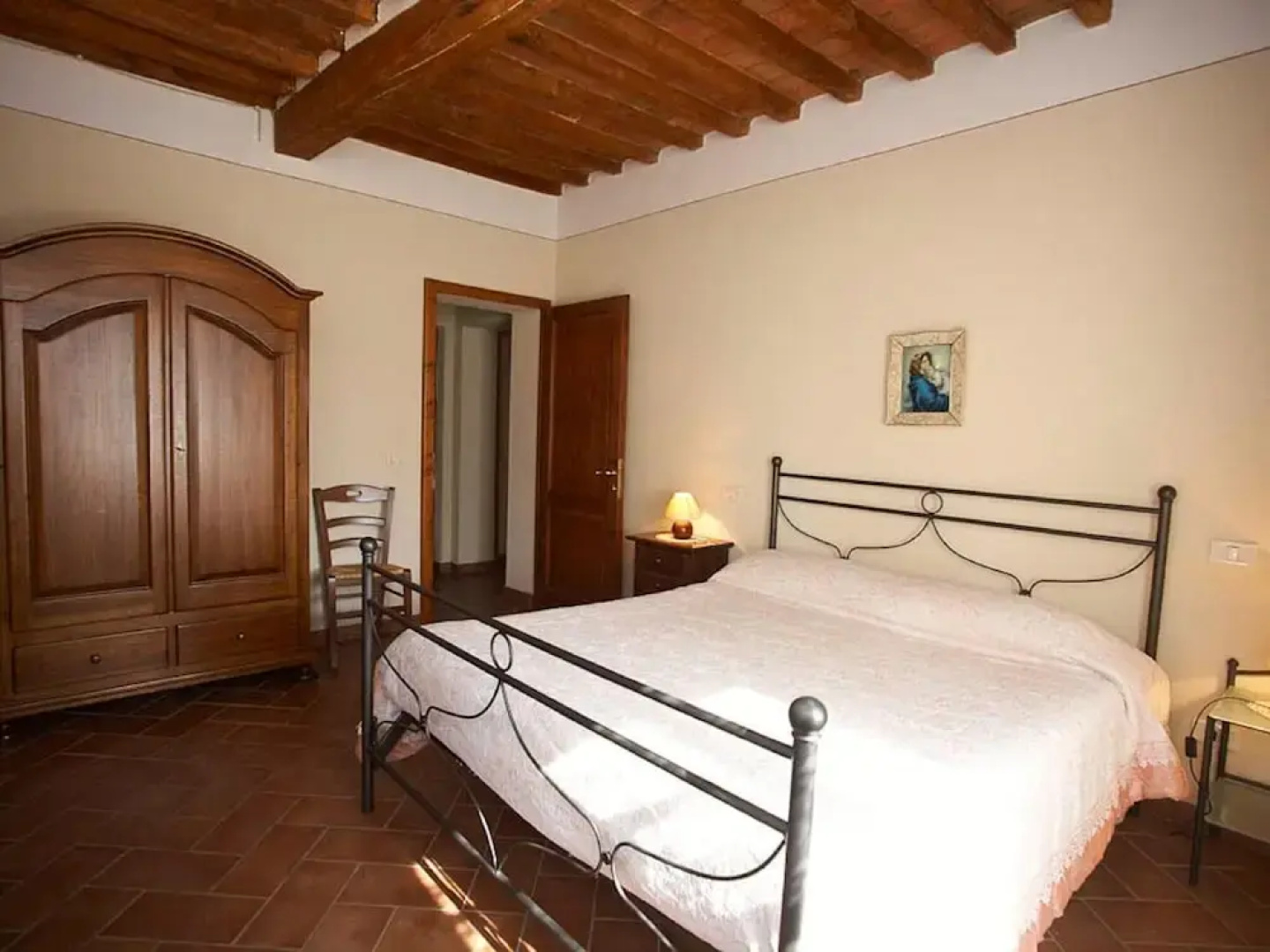Elegant Castle Stay With Pool