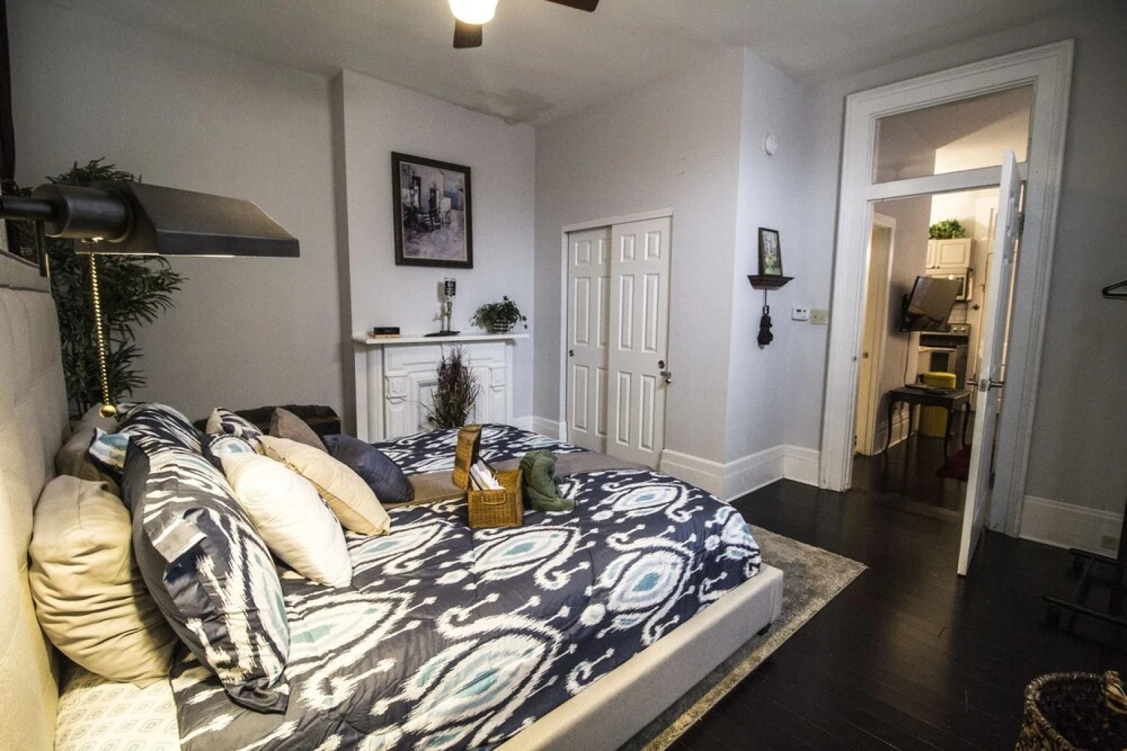 216 E 8th St.  Apartment 1