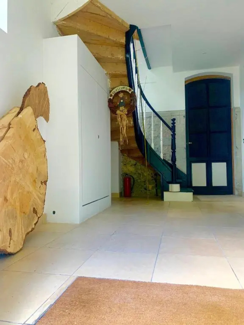 La Tour D'Héloïse - 10' De Bruxelles