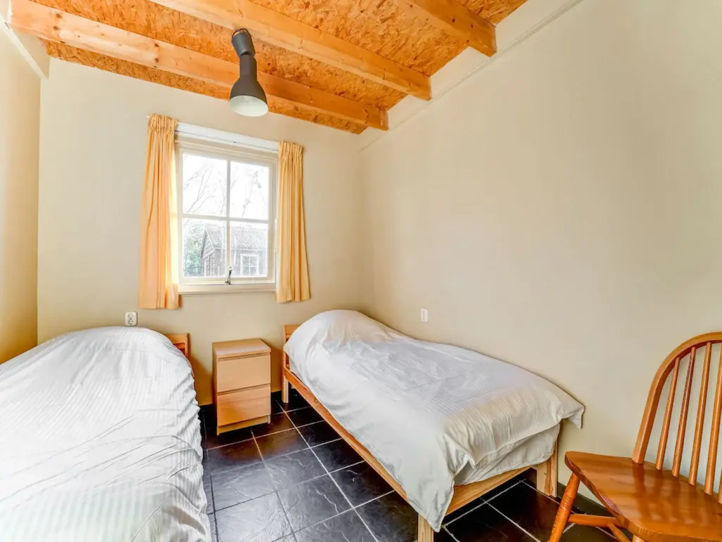 Tranquil Holiday Home in Lage Zwaluwe With Terrace