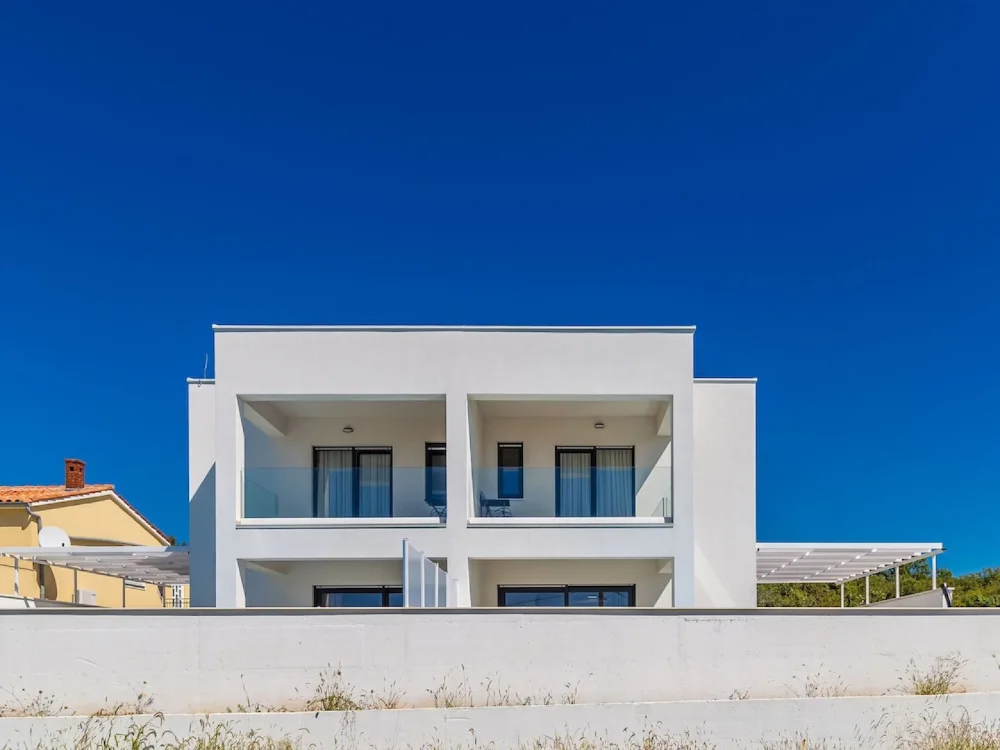 Scenic Villa in Linardi?i With Private Swimming Pool