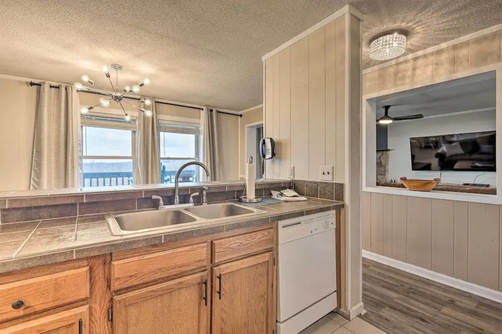 2 Mi to Skiing: Beech Mountain Resort Condo!