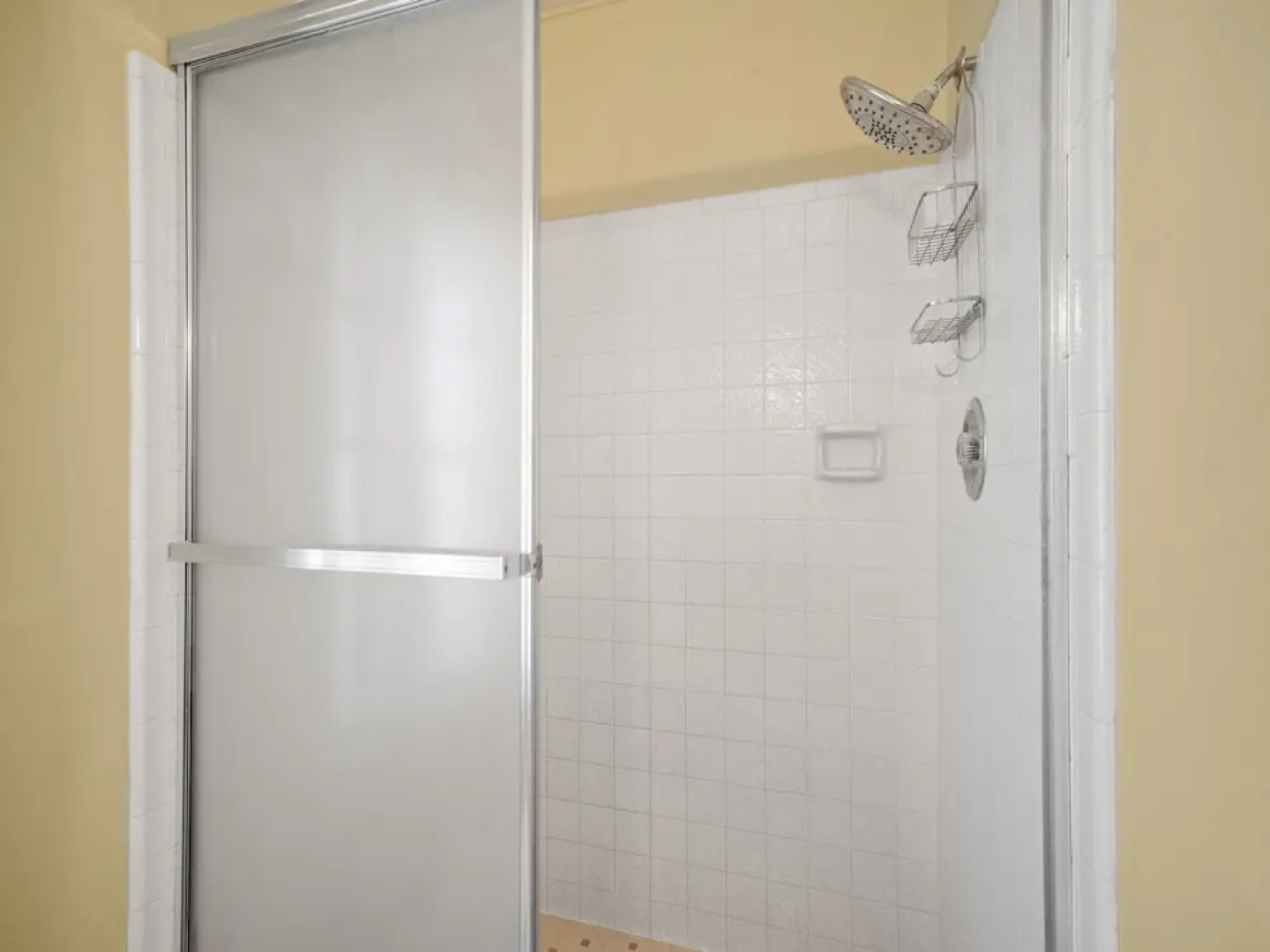 Lakeside House by Vacation Rental Pros