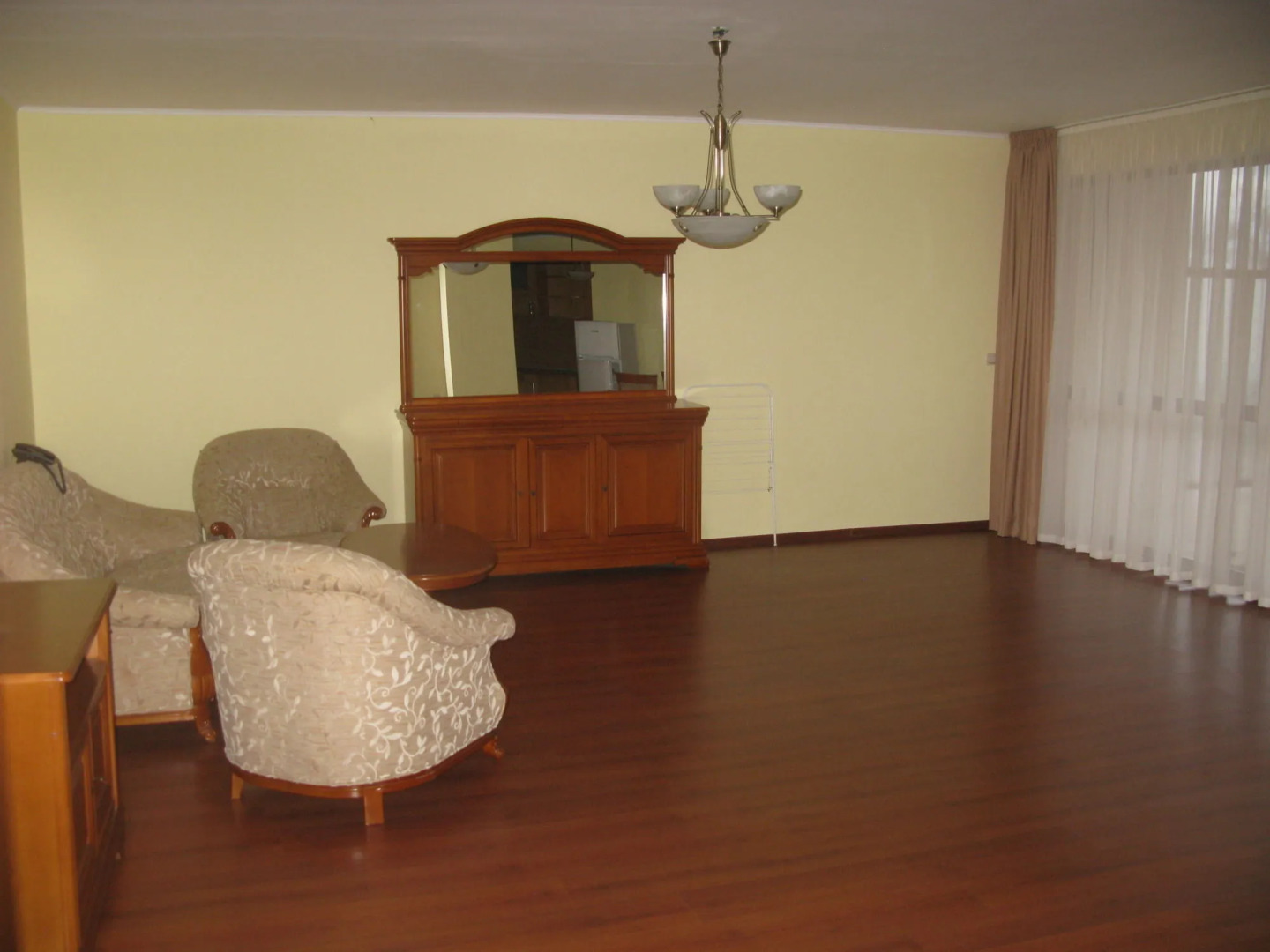 Estreya Palace & Residence