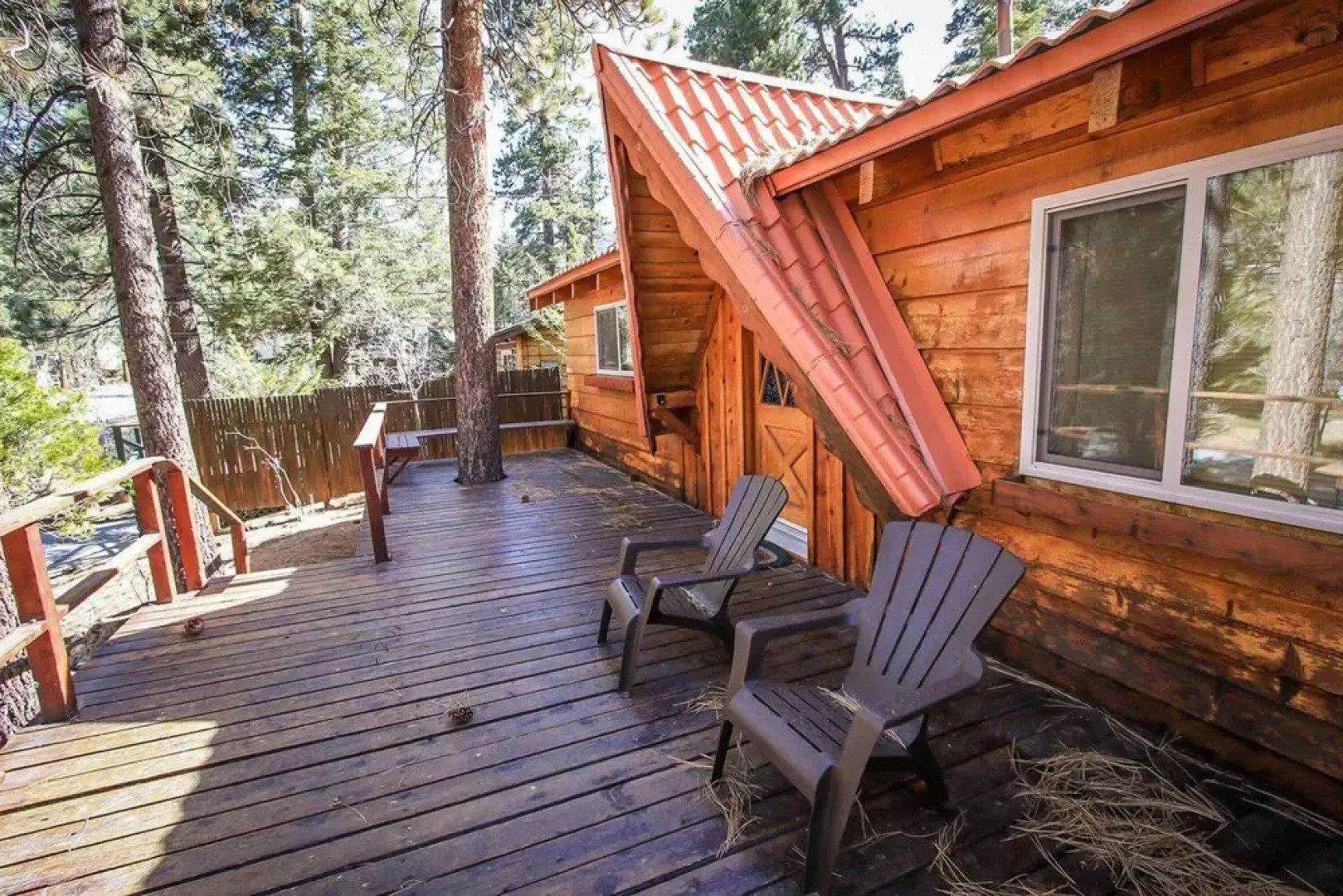 Cabin Idle Ours 933 by RedAwning