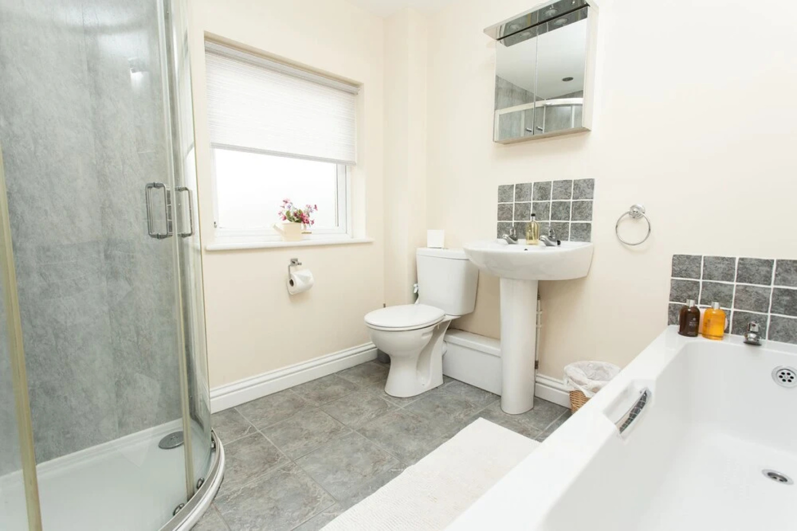 Lovely 3-bed Cottage in the Quiet Hamlet of Horeb