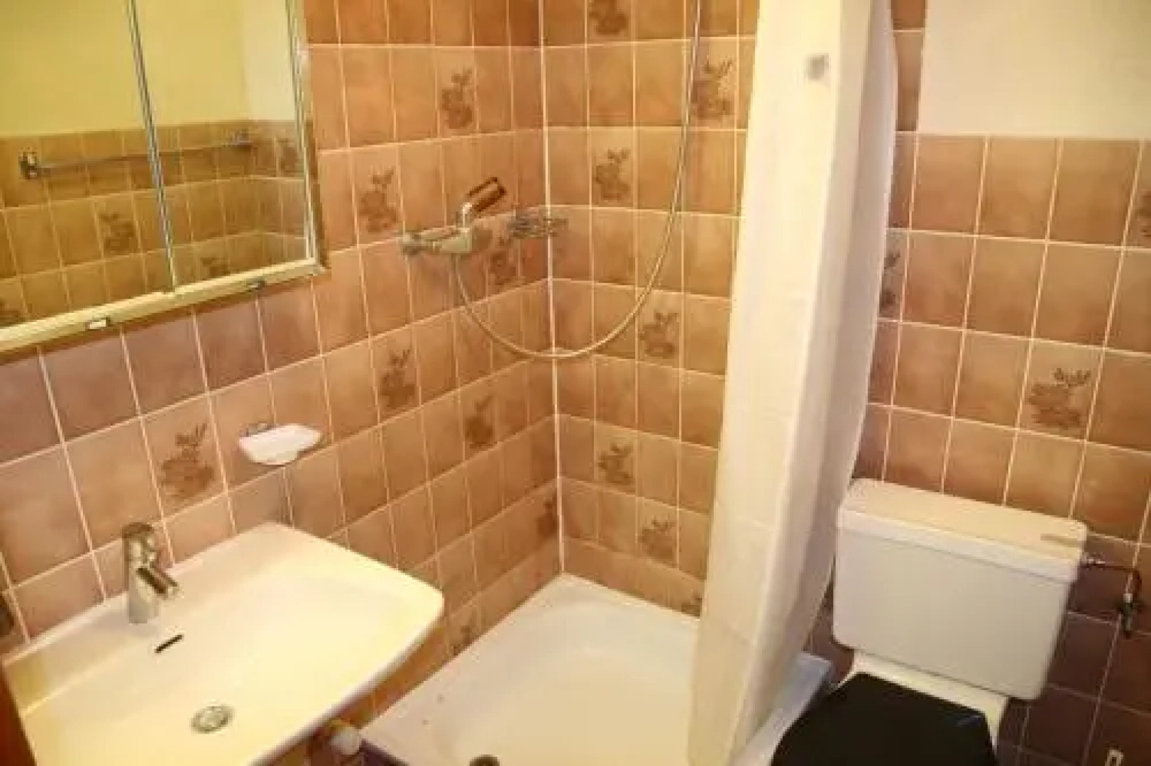 Iris CONFORTABLE & PLEASANT apartments