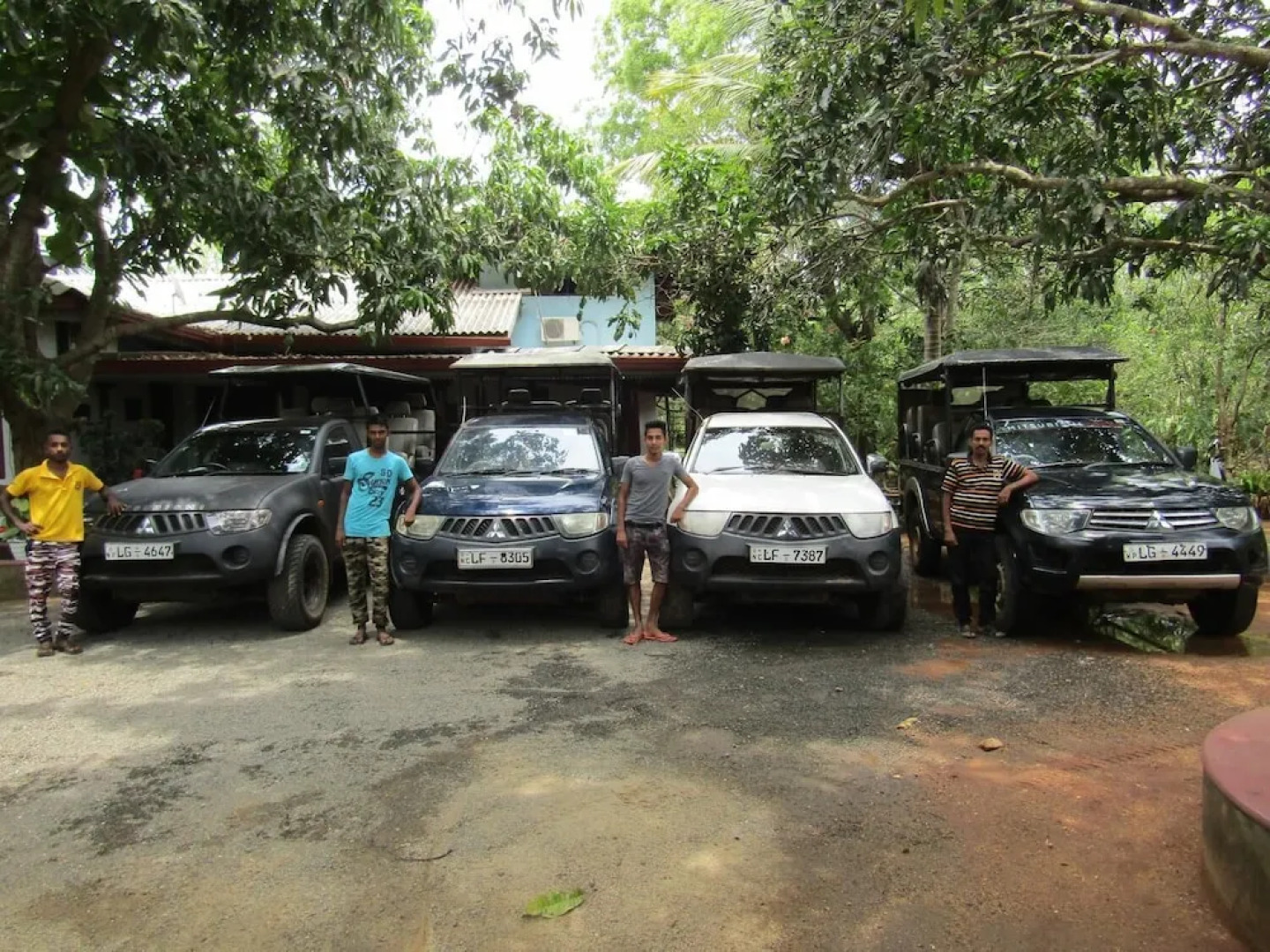 L.L.Tourist Inn & Safari jeeps
