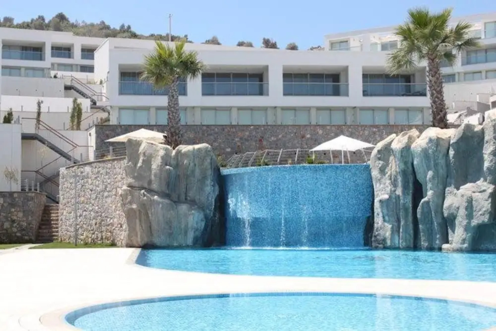 2 Bed Penthouse Apartment With Stunning Sea View