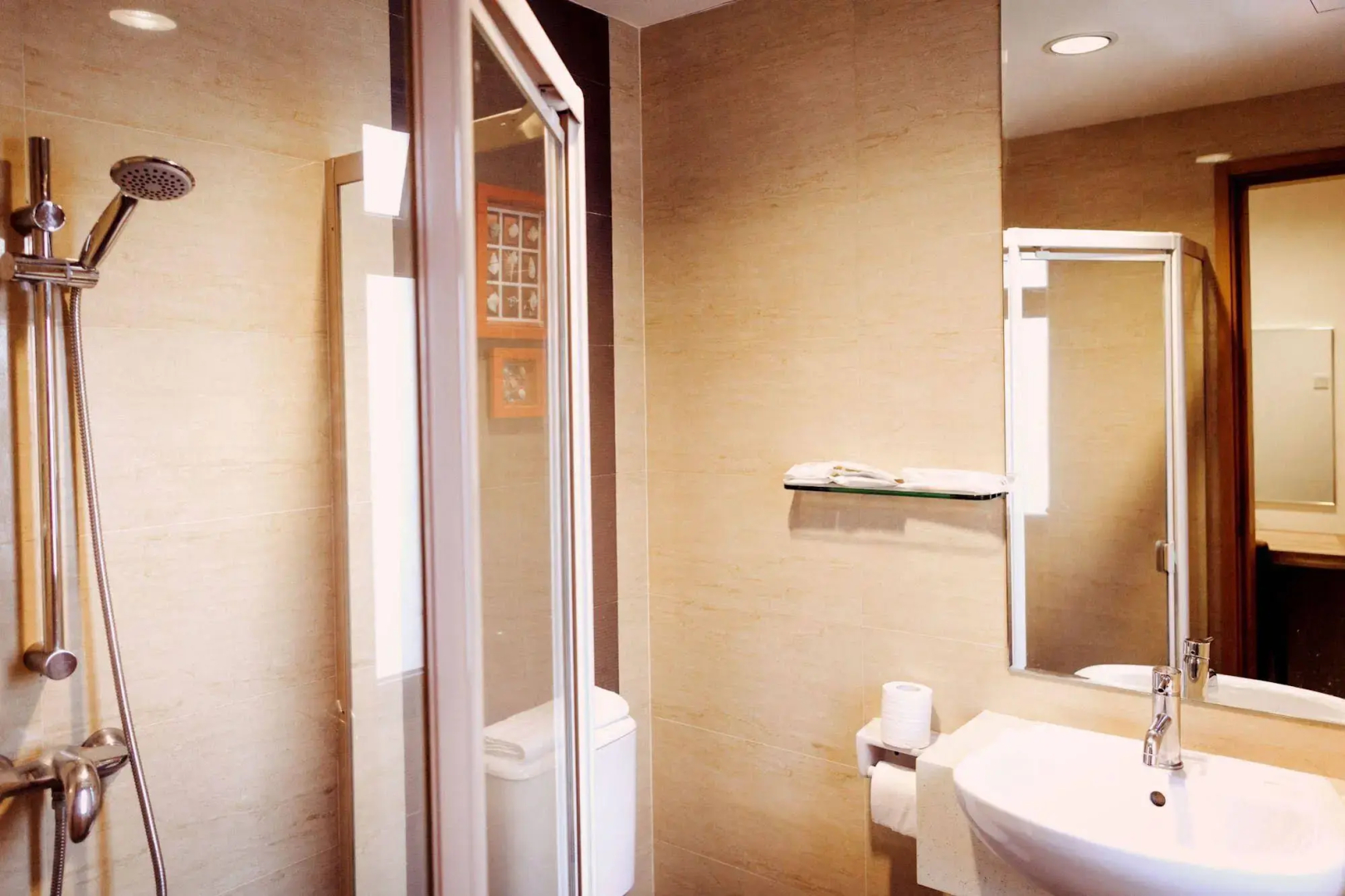 Victoria Hotel, a NuVe Group Collection