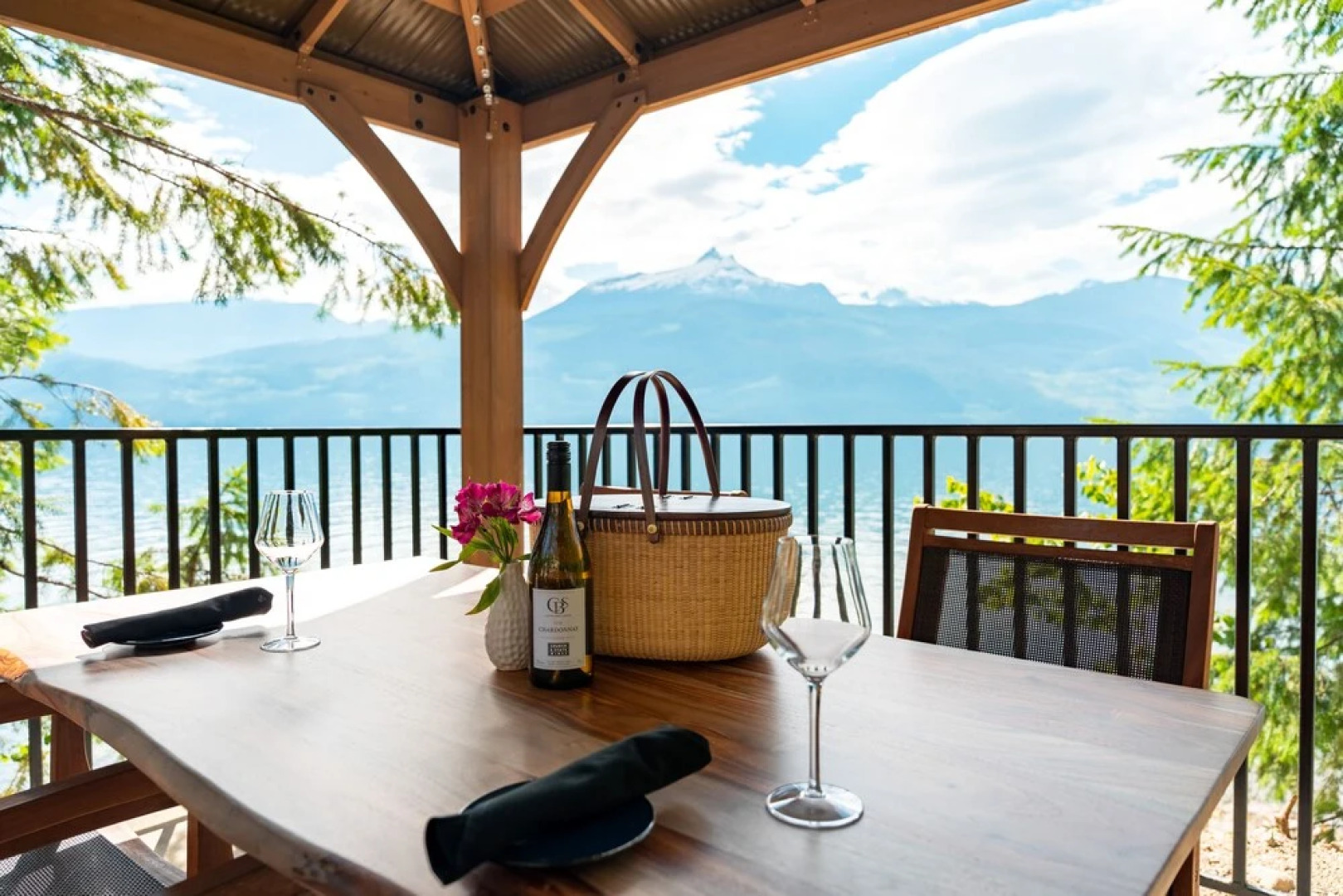 Halcyon Hot Springs Resort