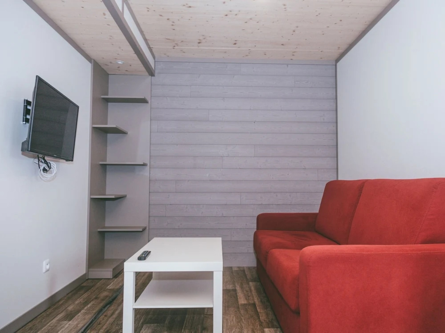 Modernly Furnished Cottage With Beautiful Terrace by a Lake