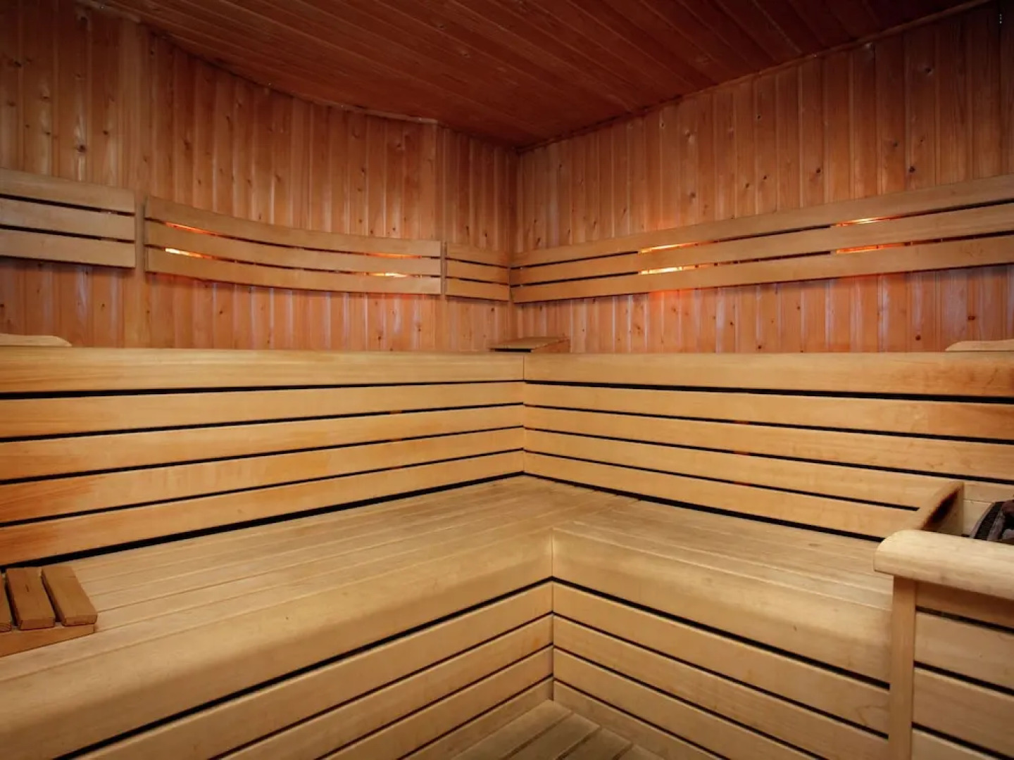 Lush Holiday Home in Oeffelt with 2 Saunas & Hot Tubs