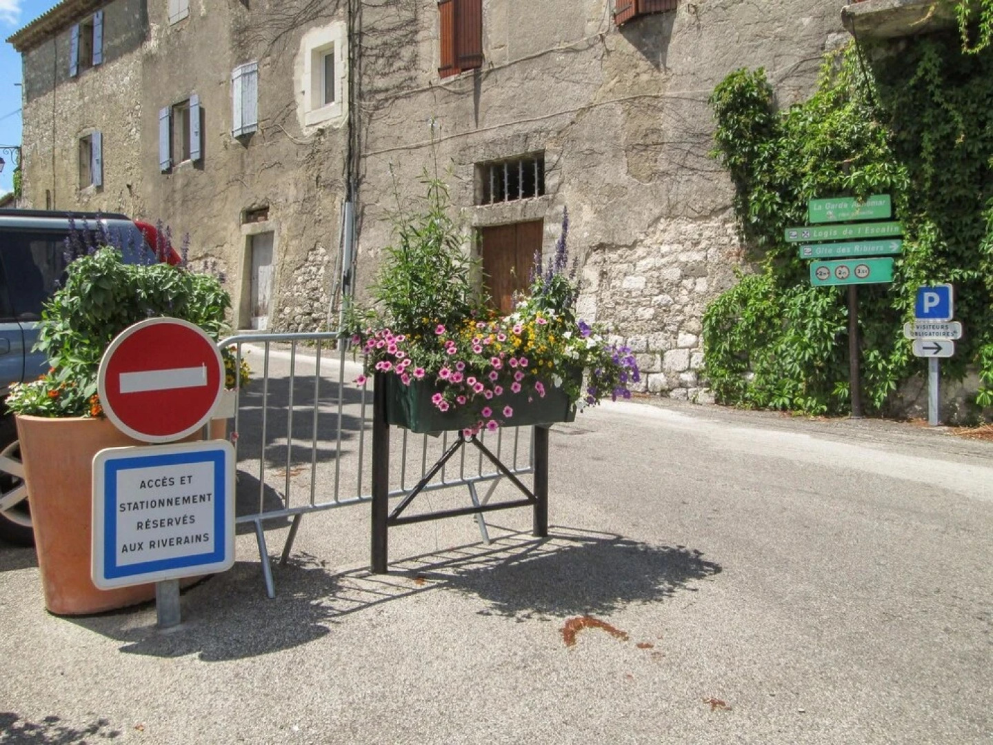 House With one Bedroom in La Garde-adhémar, With Furnished Terrace and