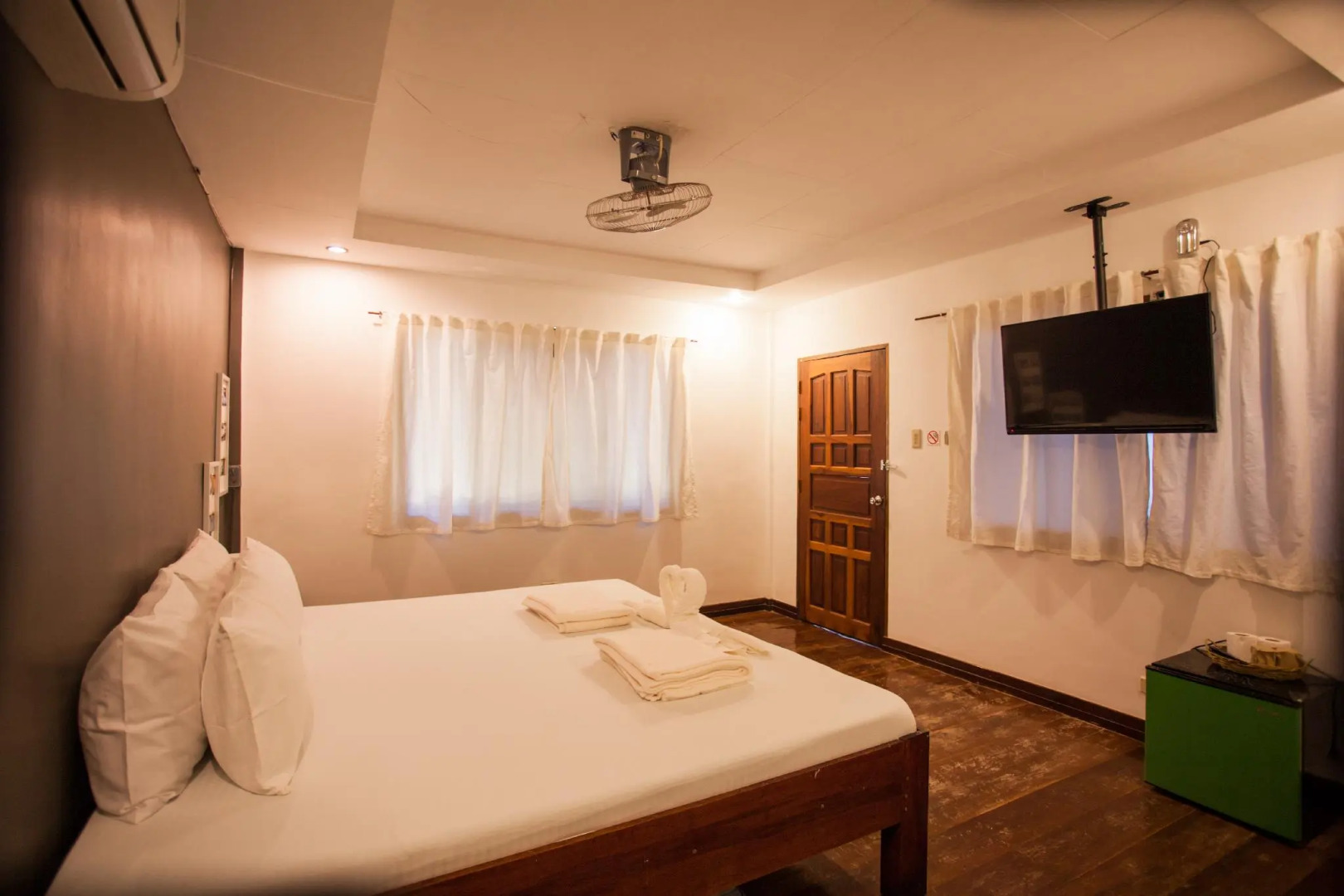 La Luna Island Resort