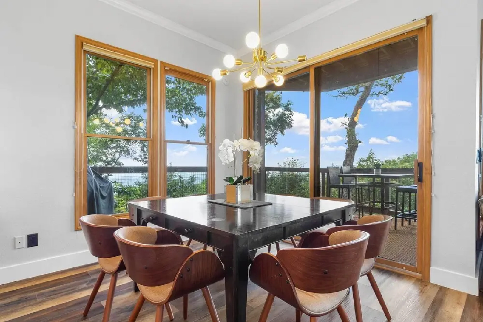 Hiking On-site: Mtn-view Burnsville Condo!