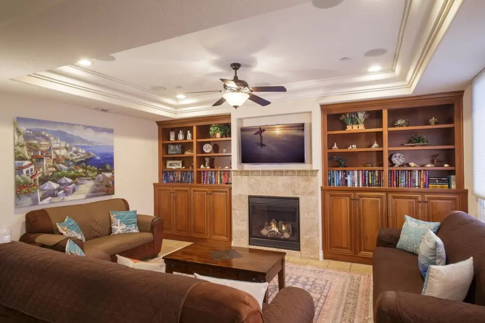 Valentina #401 3 Bedroom Condo by RedAwning