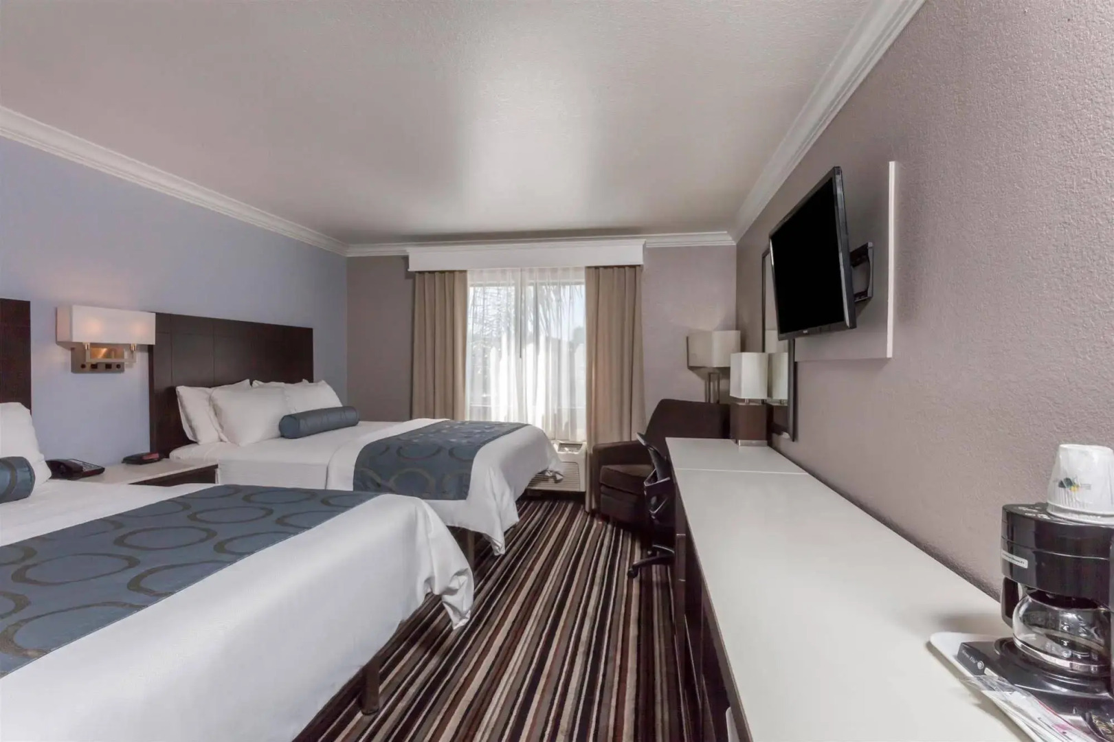 Best Western Plus Diamond Valley Inn