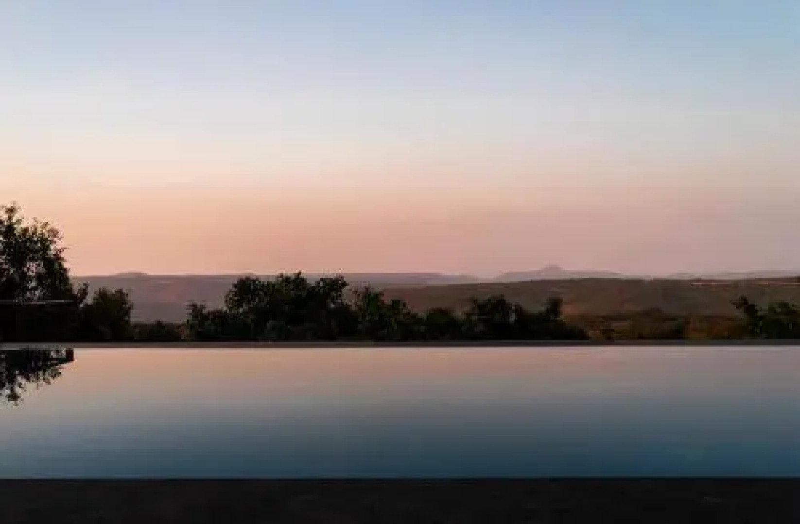 SaffronStays Falcon Hill, Lonavala - luxury villa with infinity pool near Lion's Point
