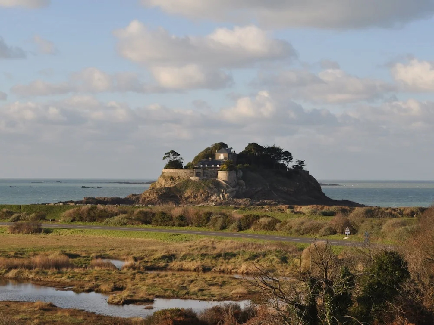 Comfortable Modern Villa Situated Near the sea