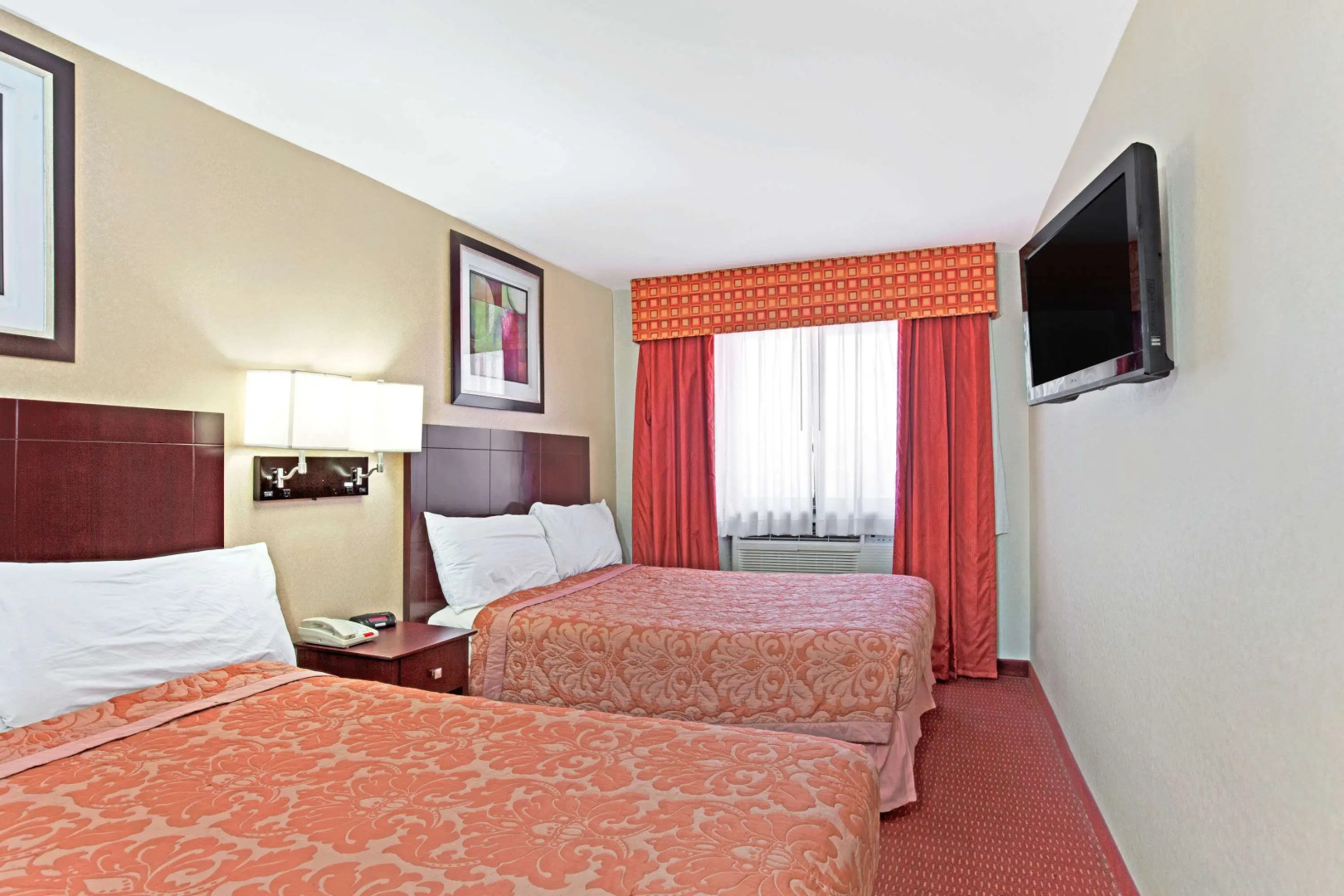 Super 8 by Wyndham Long Island City LGA Hotel