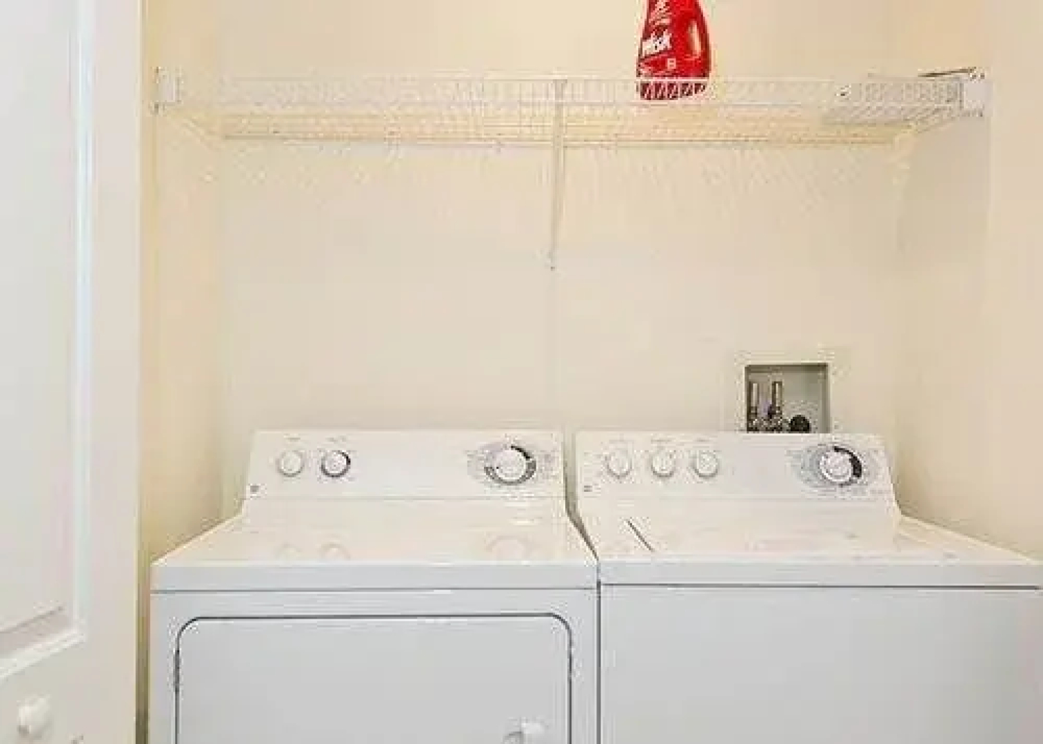 Yacht Harbor 470 4th floor 3 bedrooms condo by RedAwning
