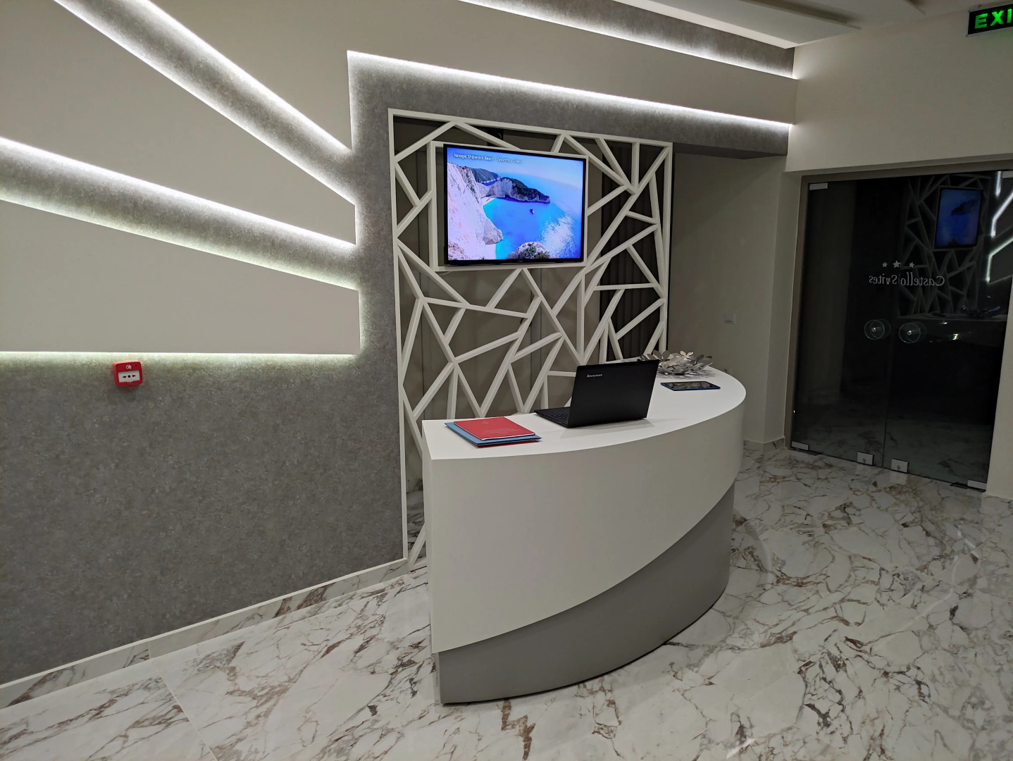 Eleni's Garden & Castello Suites