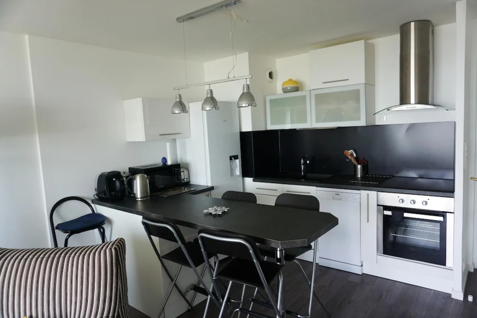 Apartment with One Bedroom in Guidel, with Wonderful Sea View, Shared Pool, Furnished Balcony - 100 M From the Beach