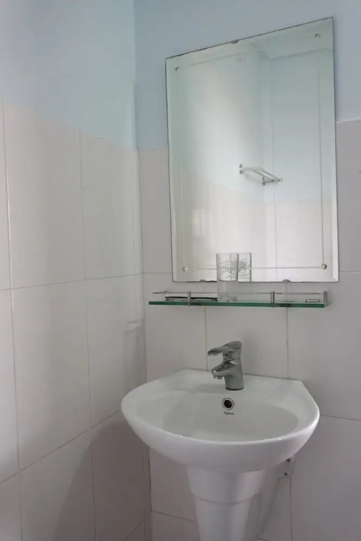 Nha Nghi Van Long Elephants