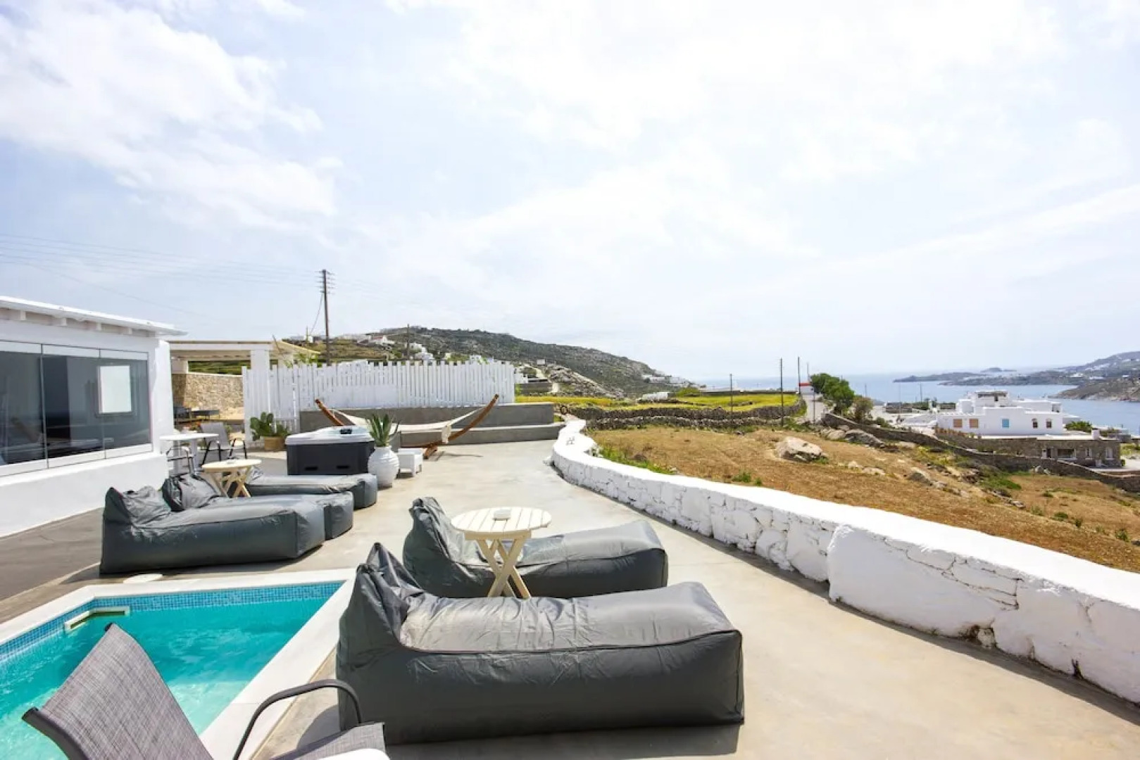 Anixi Lounge Suites - Adults Only