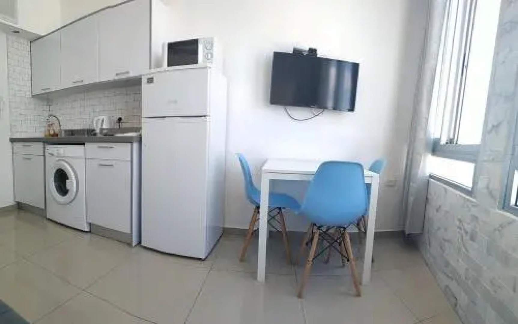 Colony Beach Bat Yam Apartments
