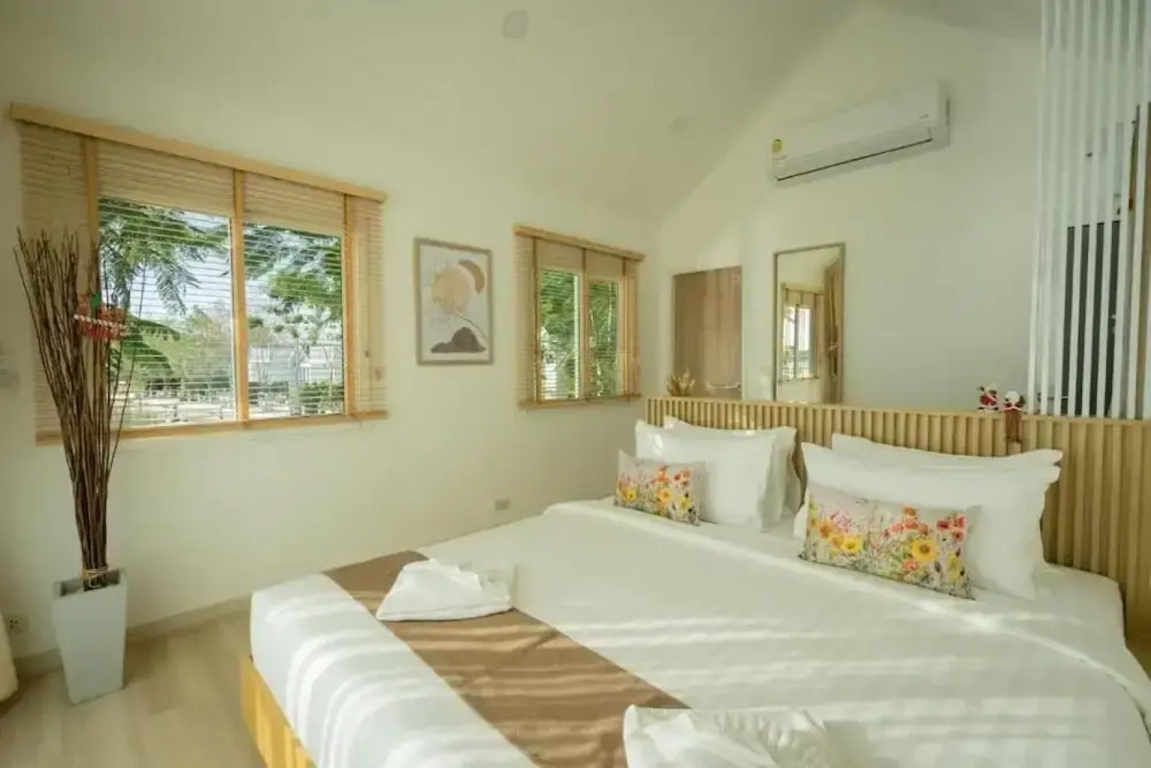 Saksiam Lakeside Resort