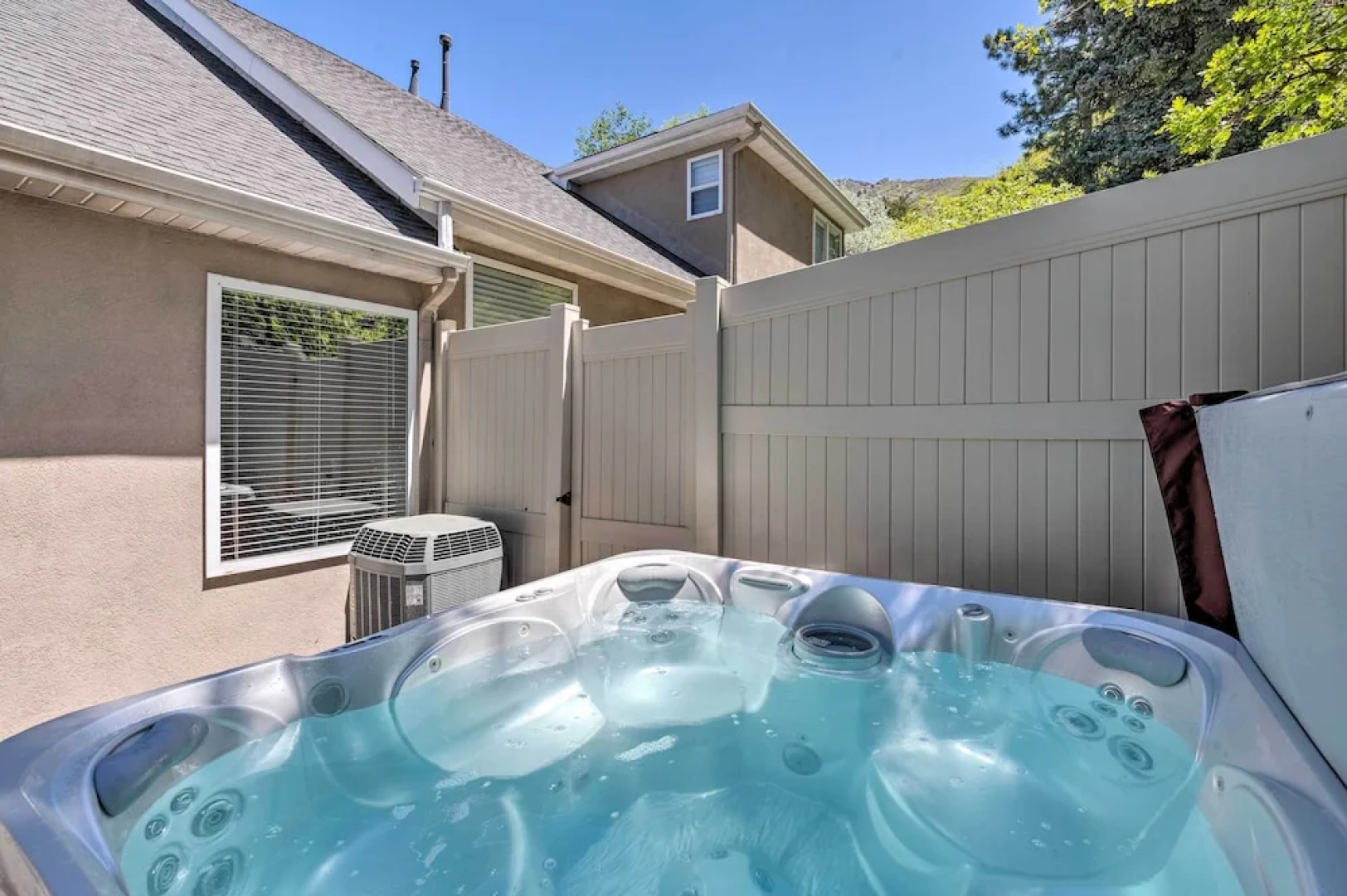 Wasatch R & R Townhome w/ Grill ~ 11 Mi to Alta!