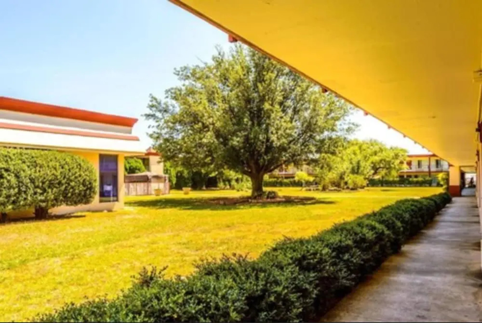 Executive Inn Hotel & Conference Centre